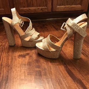Chinese Laundry- Gold Glitter platform heels